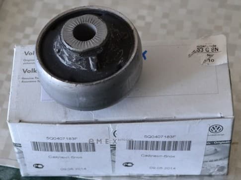 OEM RUBB MOUNT 5Q0407183F