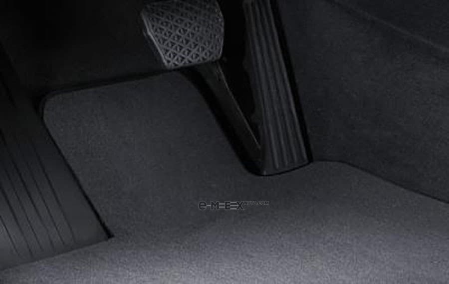 OEM Set of floor mats Velours 51477290024