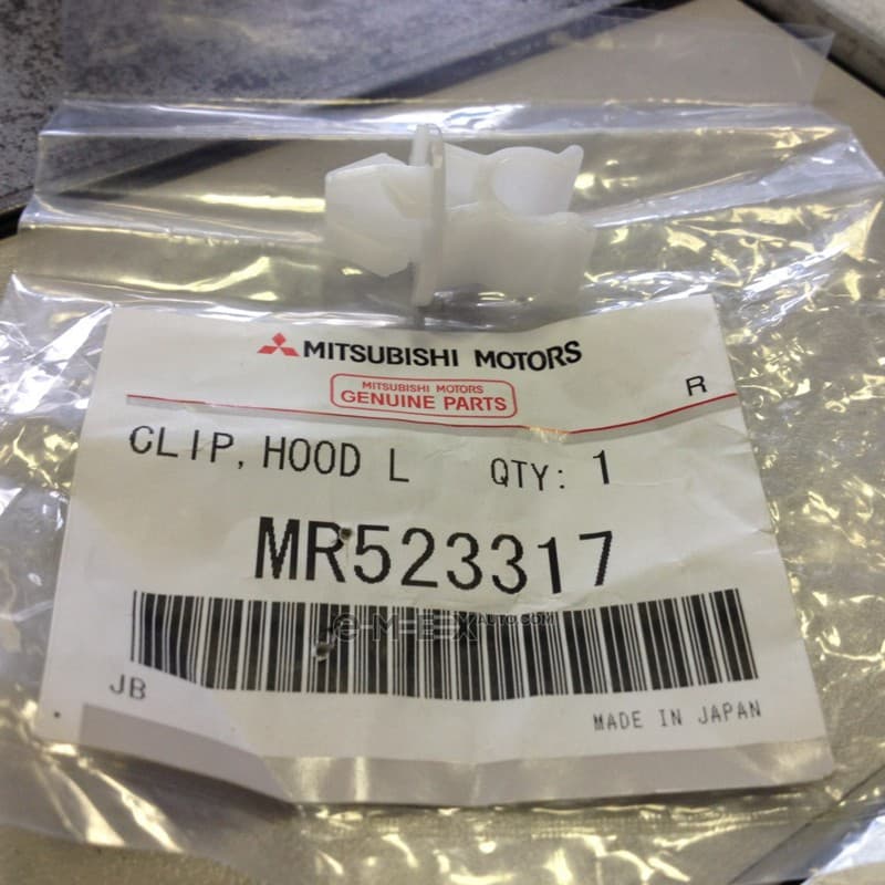 OEM CLIP,HOOD LOCKING MR523317