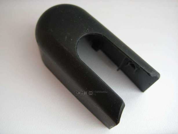 OEM PLUG, PLASTIC MN152106