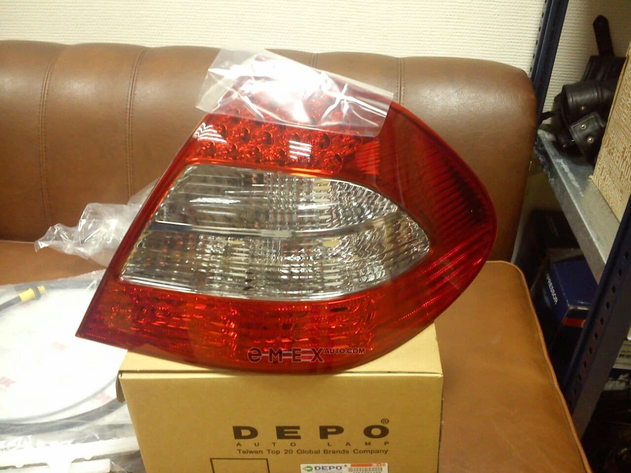 OEM LAMP ASSY, REAR 4401942RUQ