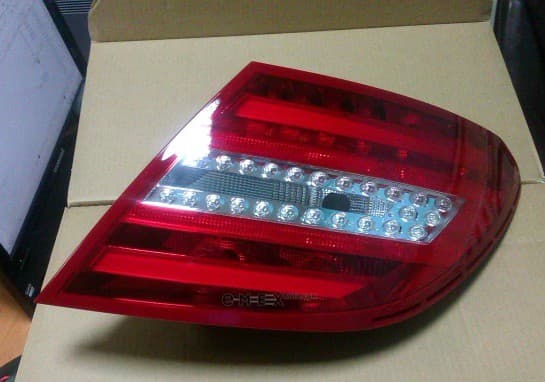 OEM W204 T/L 11-13 LED 4401983RUE