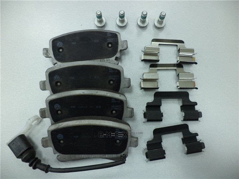 OEM PAD KIT, DISC BRAKE 7E0698451A