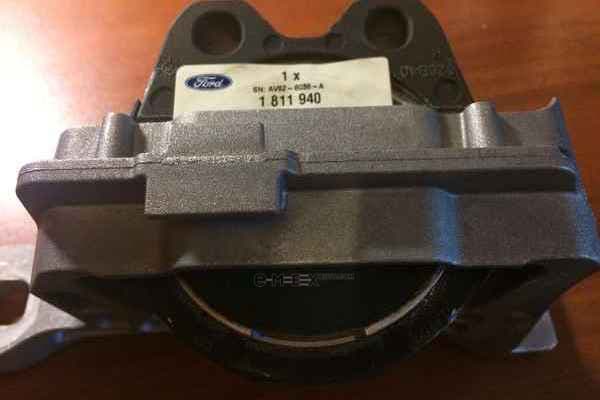 OEM INSULATOR, ENGINE MOUNTING 1811940