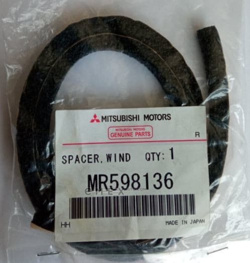 OEM SPACER,WINDSHIELD MR598136