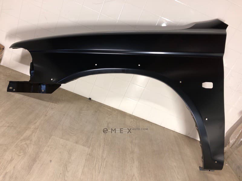 OEM FENDER,FR LH MR508035