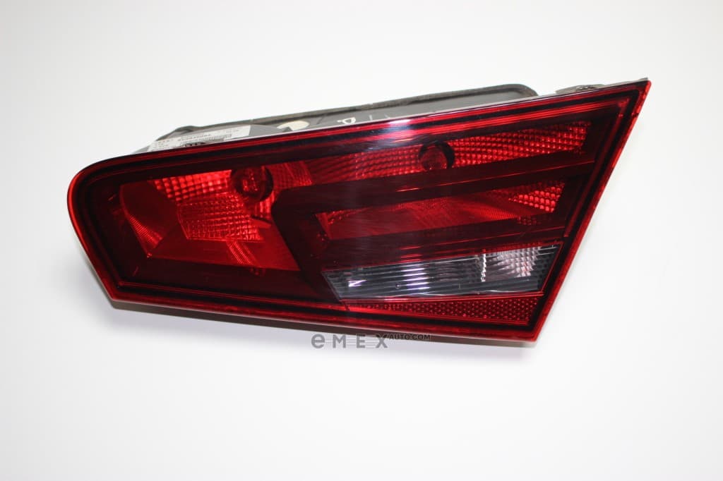 OEM TAILLIGHT 8V3945094