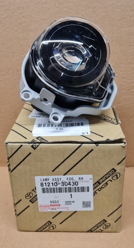 OEM FOGLAMP ASSY 8121030430