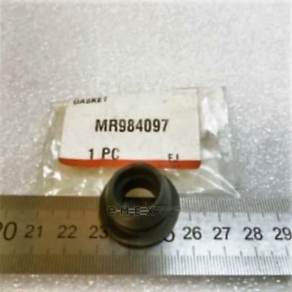 OEM BUSHING, RUBBER MR984097