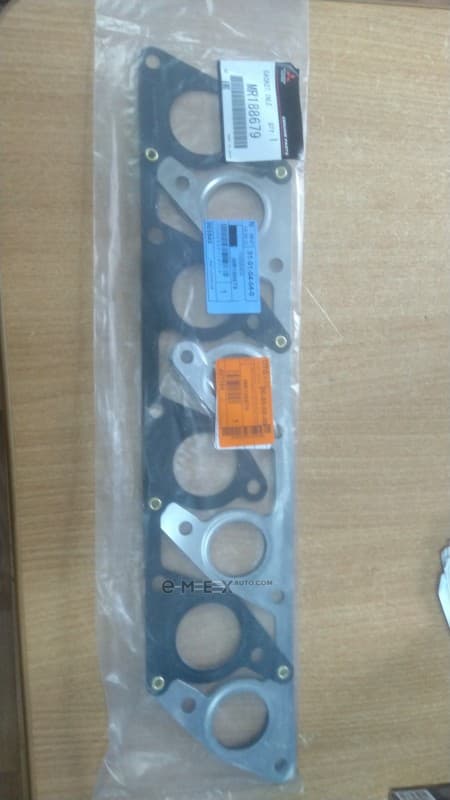 OEM GASKET,INLET & EXHAUST MAN MR188679